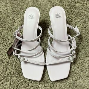 NEW Wild Fable Women Lilac Heart Buckle Strappy Block Heel Sandals Size‎ 8